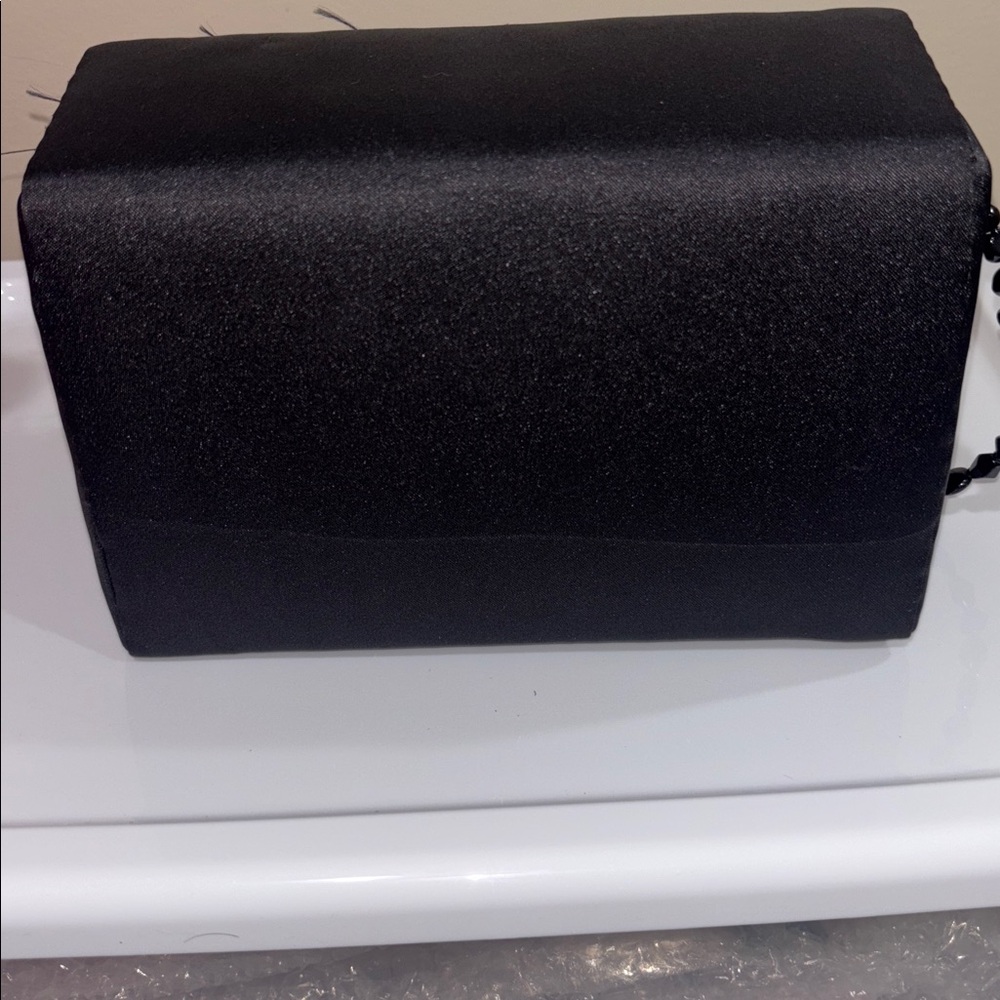 Elegant Black Evening Clutch - Picture 3 of 4
